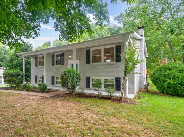 573 Rosehill Dr, Clarksville, TN 37042