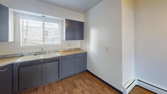 2 bed, 1.0 bath, $950 — Photo 2