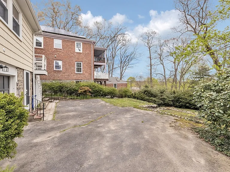 55 Arborough Rd — Photo 21
