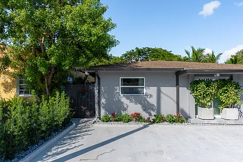 3509 SW 25th Ter Photo 1