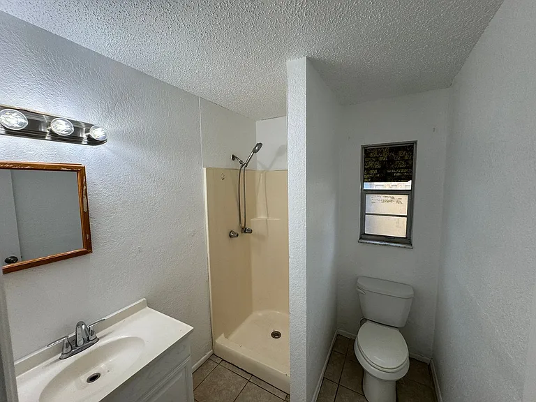 5609 20th St W — Photo 22