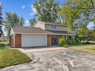 W2793 Evergreen Dr, Appleton, WI 54913