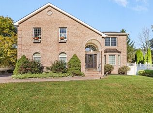 6 Cooper Ave, Roseland, NJ 07068