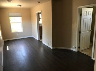 452 & 452-1/2 N Quince Ave #B, Exeter, CA 93221