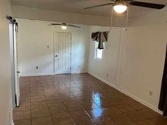 3rd image of 229 Layman St