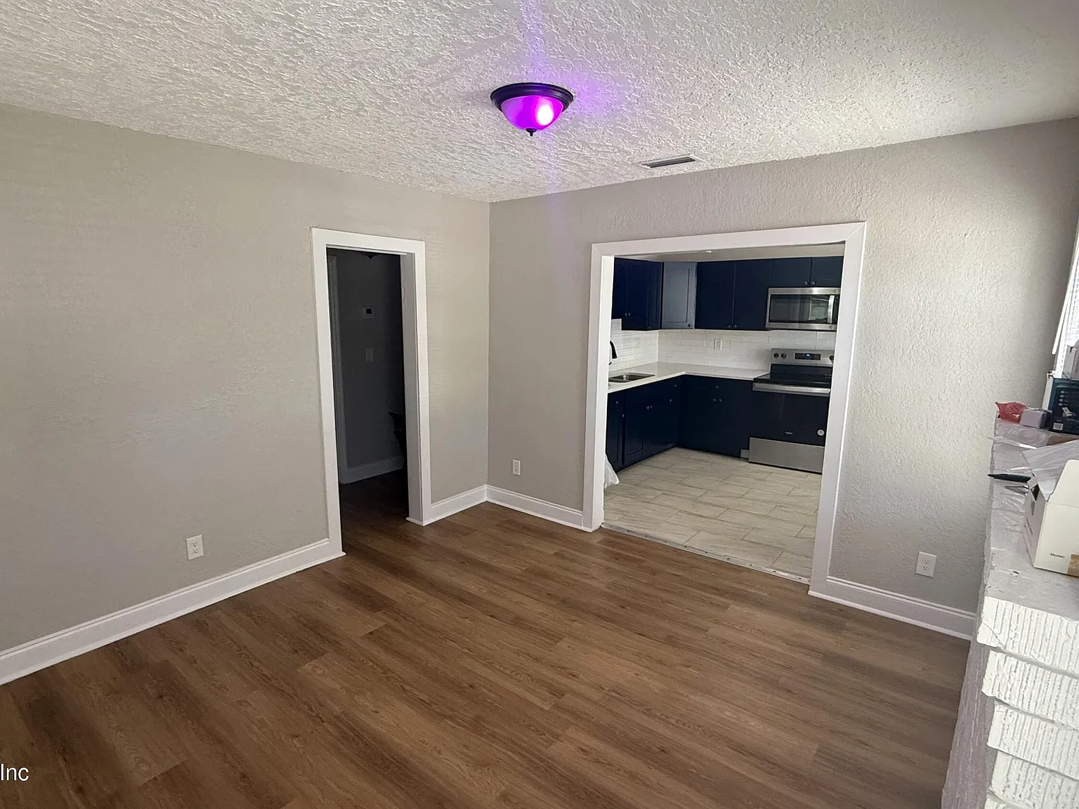 3 bed, 2.0 bath, 1028 sqft, $1,450 — Photo 2