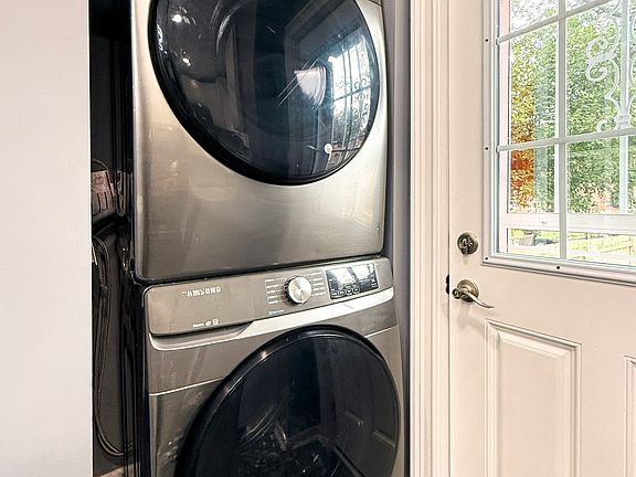 4th image of 416 Division Ave NE #1
