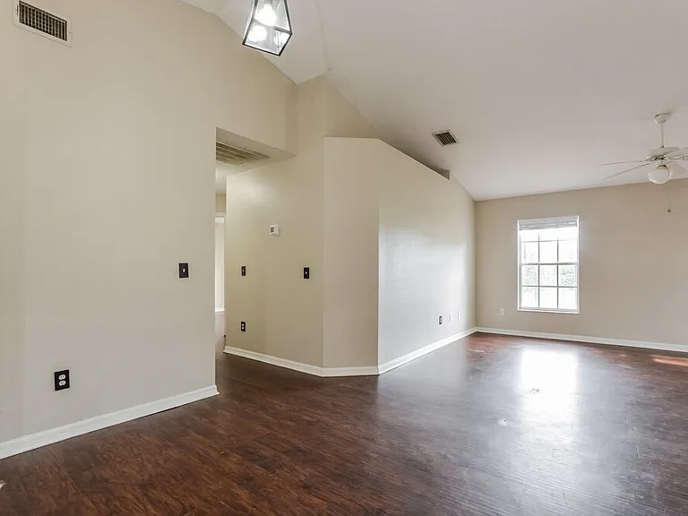 208 Diamond Ridge Blvd — Photo 7
