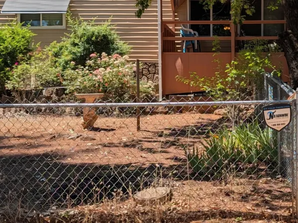 20742 Mammoth Dr, Lakehead, CA 96051