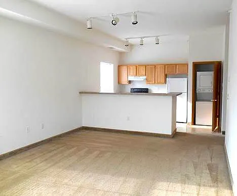 1538 Larpenteur Ave W — Photo 5