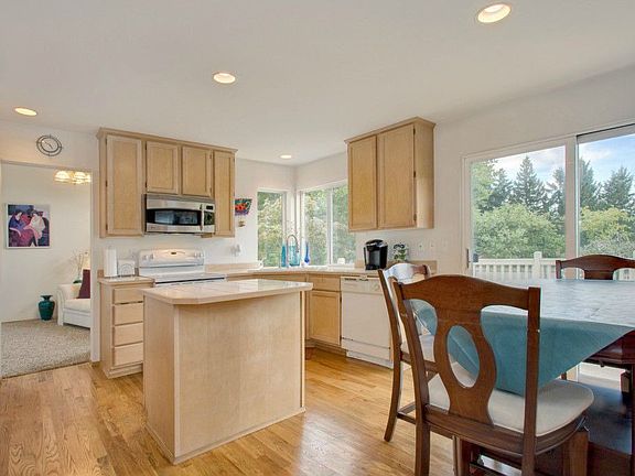 3rd image of 1525 55th Ct SE