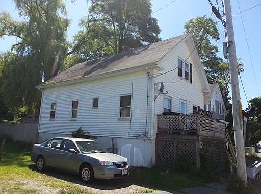 3rd image of 31 1/2 Sargent St