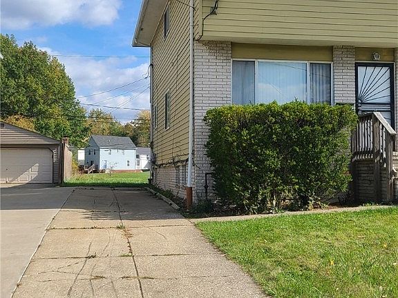 2nd image of 1407 E 263rd St