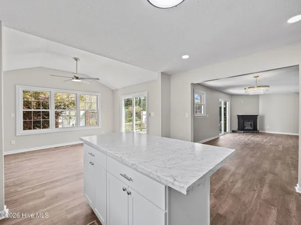 404 Maplehurst Drive, Jacksonville, NC 28540