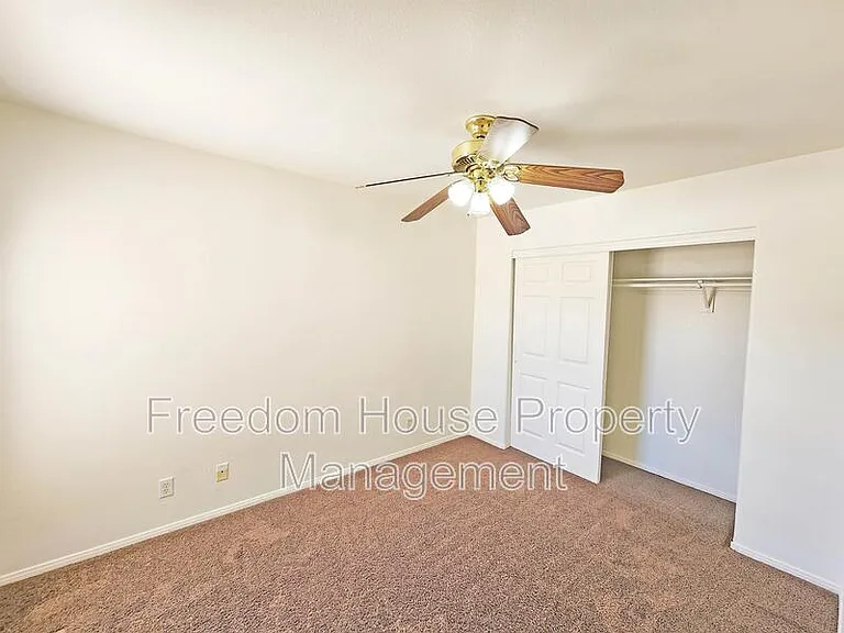1080 Karen Ct #3 — Photo 25