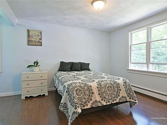 4th image of 100 Hilltop Dr