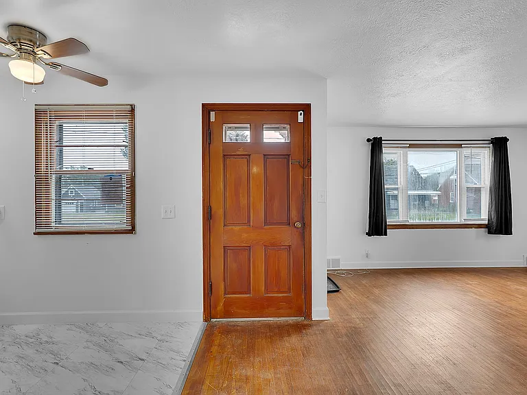 76 Stearns St — Photo 4
