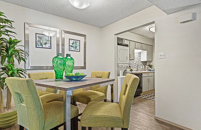 Parc Plaza Apartments — Photo 17