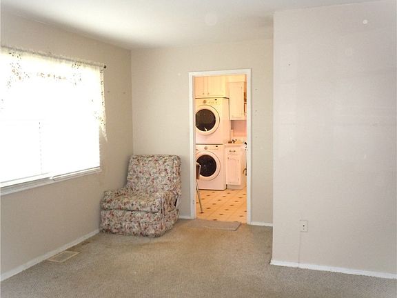 4th image of 265 E 235th St