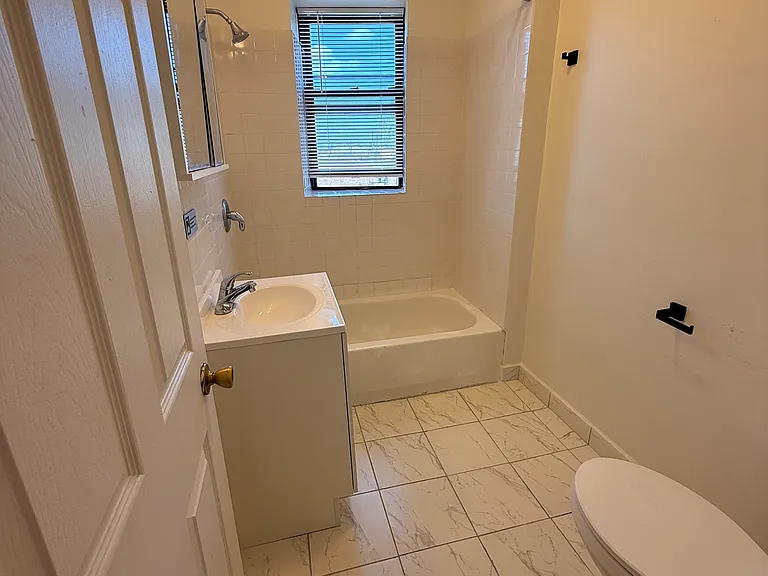1914 Railroad Ave #3E — Photo 4
