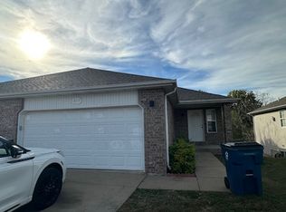 817 Pinhook Dr, Nixa, MO 65714