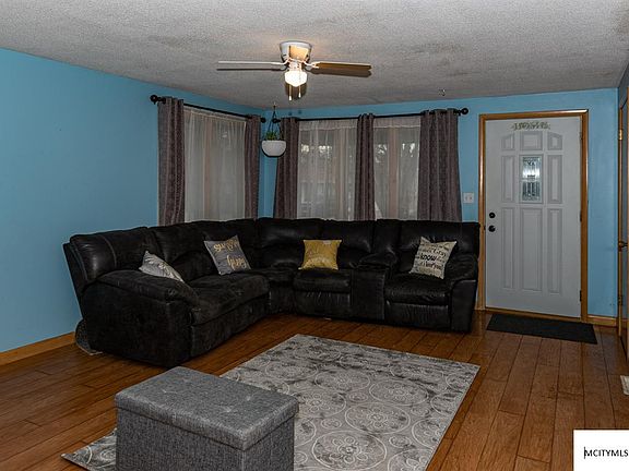 3rd image of 695 13th St SE