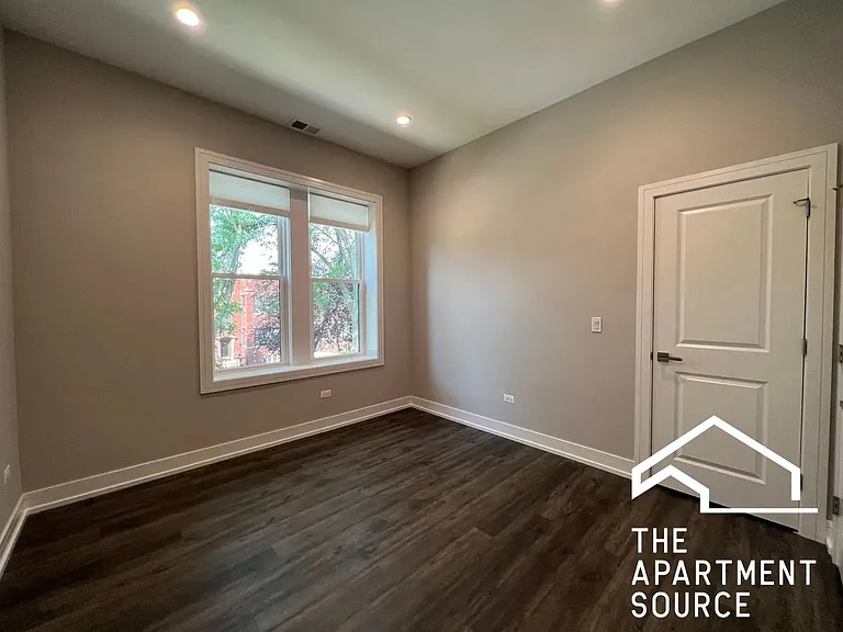 4927 N Claremont Ave #205 — Photo 7