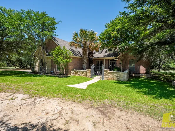 6250 Green Oaks Dr, Christoval, TX 76935
