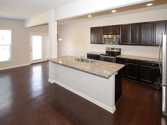 3rd image of 1415 Brookmere Way