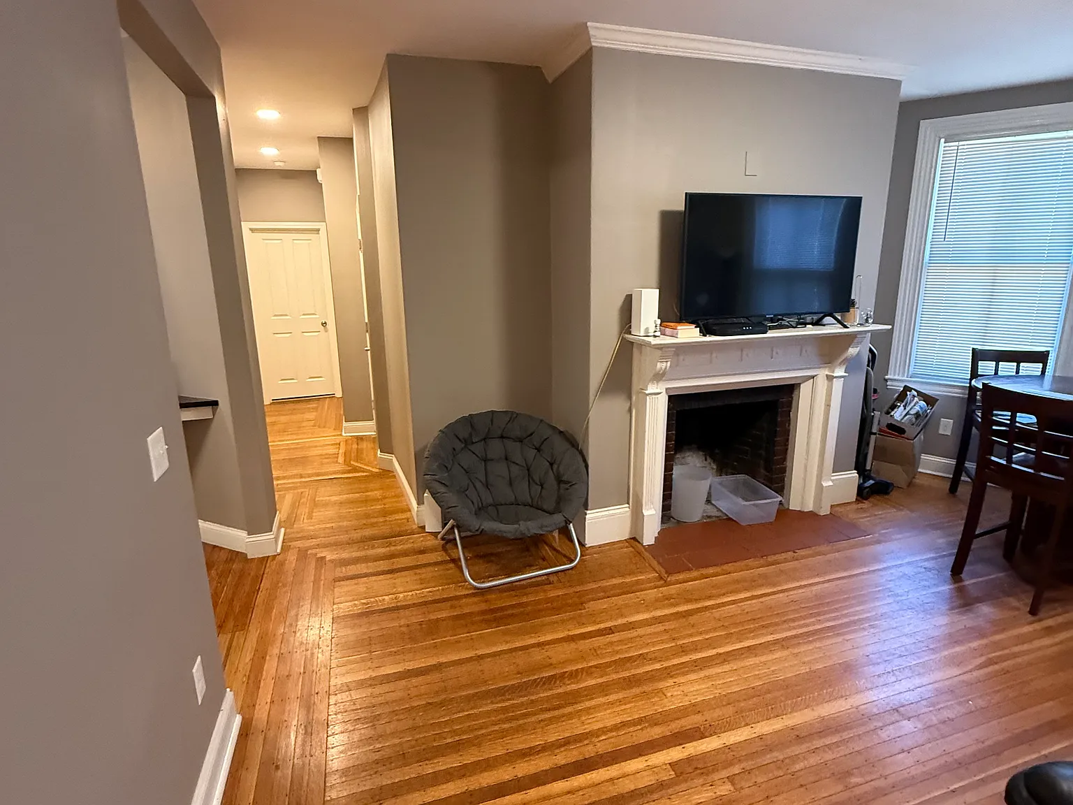 4 bed, 1102 sqft, $4,800 — Photo 1