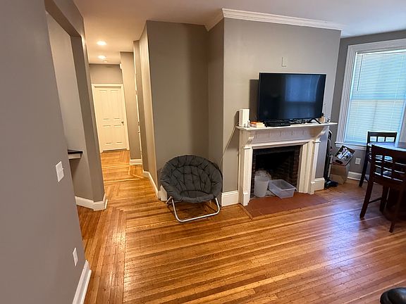 2nd image of 29 Creighton St Floor 1
