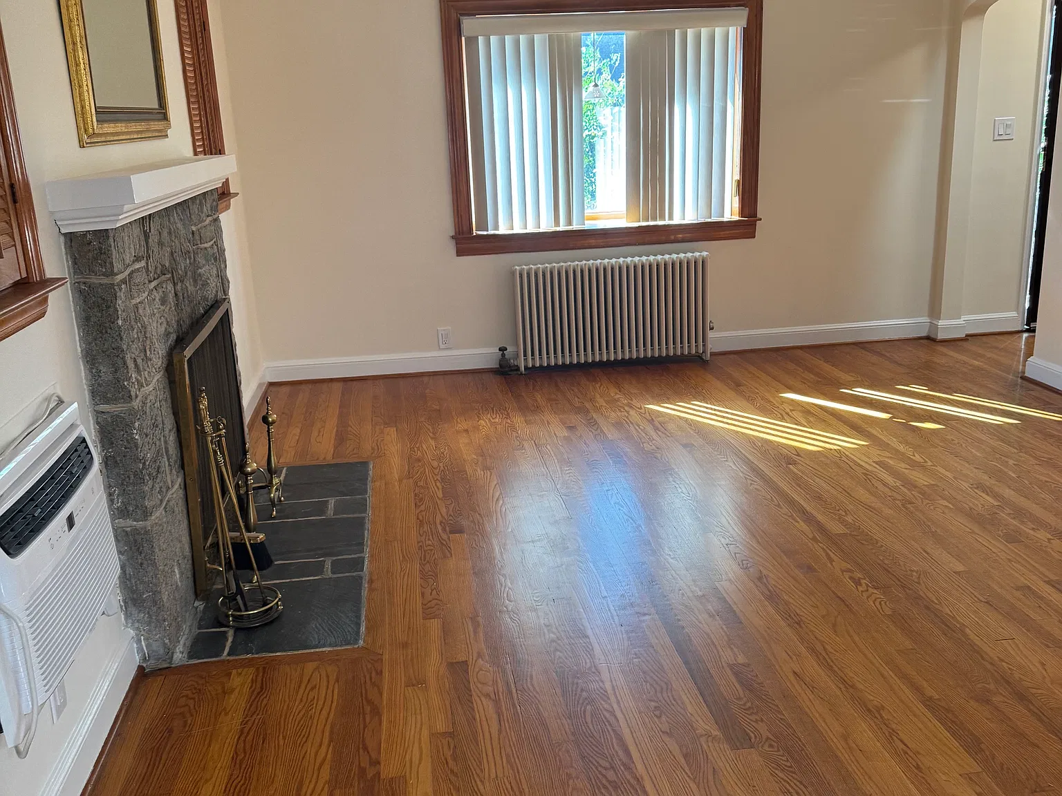 3 bed, 1250 sqft, $4,975 — Photo 3
