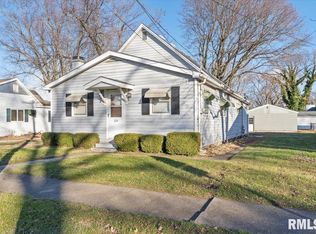 324 S State, Divernon, IL 62530
