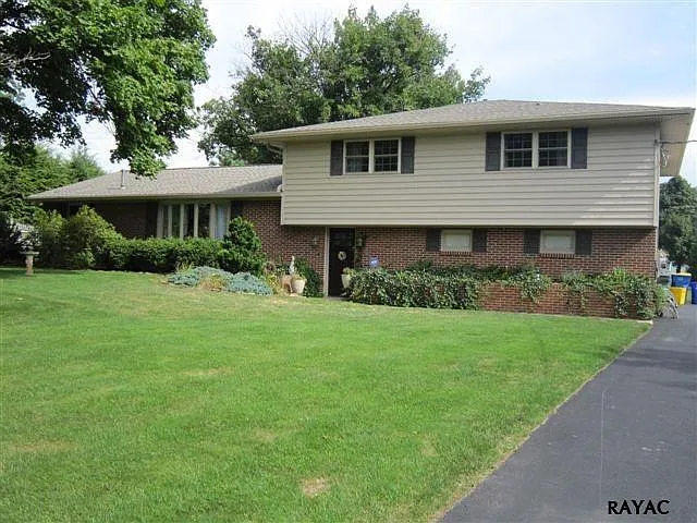 2055 Greenbriar Rd photo 1