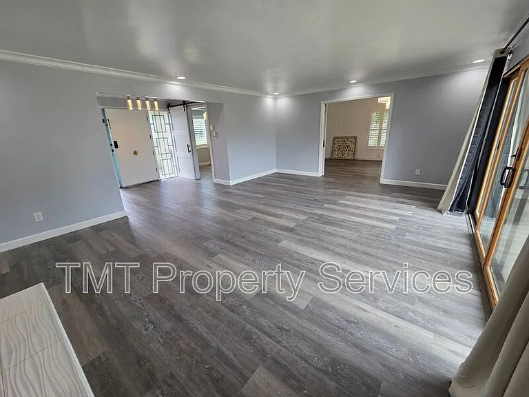 9 W Robinhood Dr — Photo 33