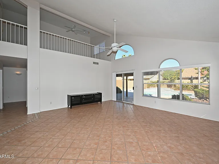 5730 E Gelding Dr — Photo 7