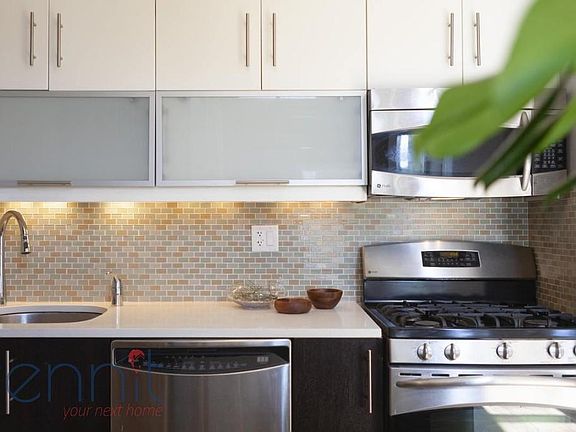 4th image of 44 Meserole St APT 203