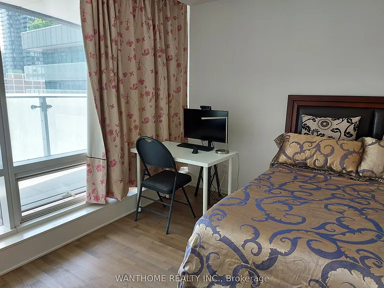 1 Bloor St E #502 — Photo 7