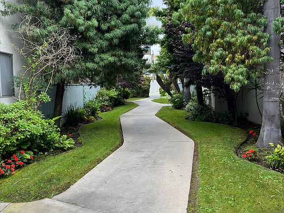 3rd image of 21025 Victor St #5215458