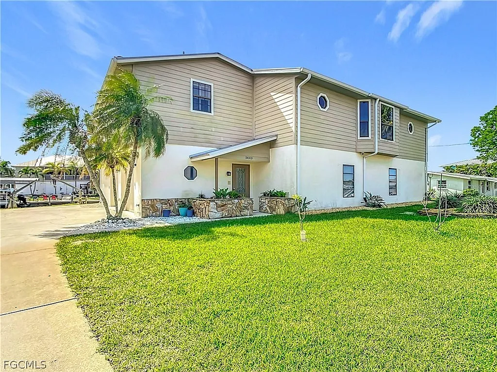 3 bed, 2.0 bath, 3300 sqft, $2,500 — Photo 2