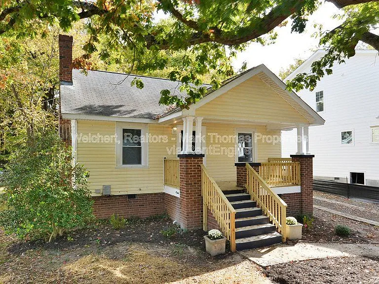 216 N Guthrie Ave — Photo 2