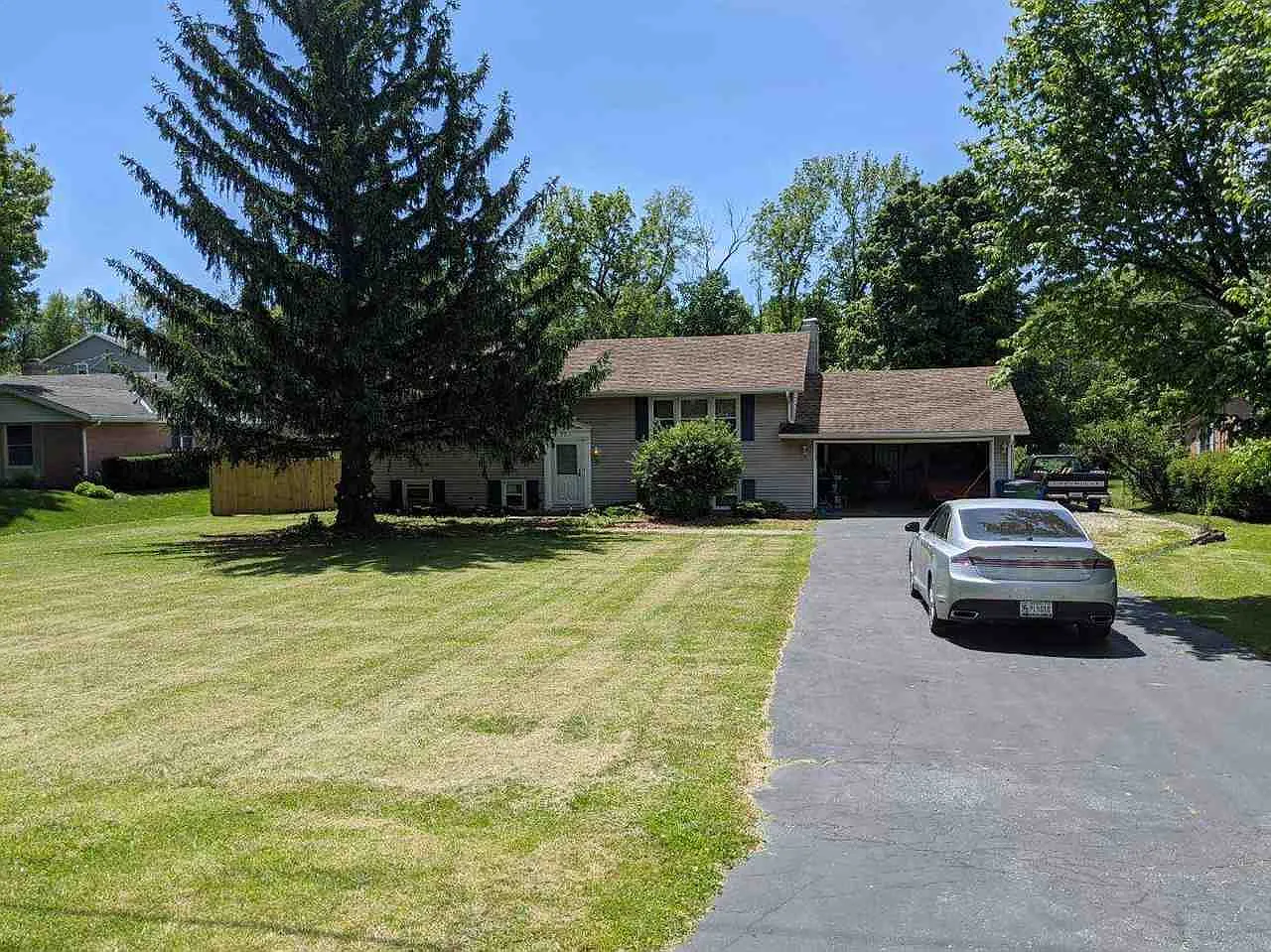 3211 Backmeyer Rd photo 1