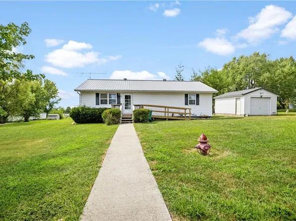 215 2nd Ave, Pattonsburg, MO 64670