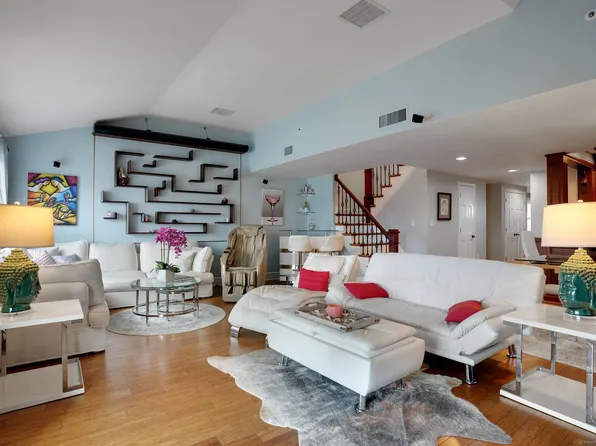 43 Harbor Drive APT 502, Stamford, CT 06902