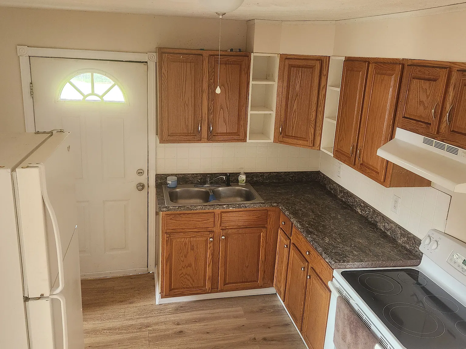 340 Mountain Ave — Photo 3