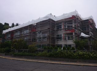 4004 Beach Dr SW APT 203, Seattle, WA 98116