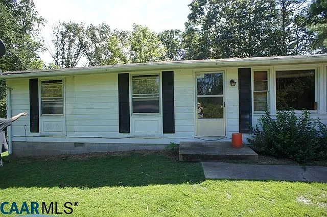 2425 Irish Rd photo 1