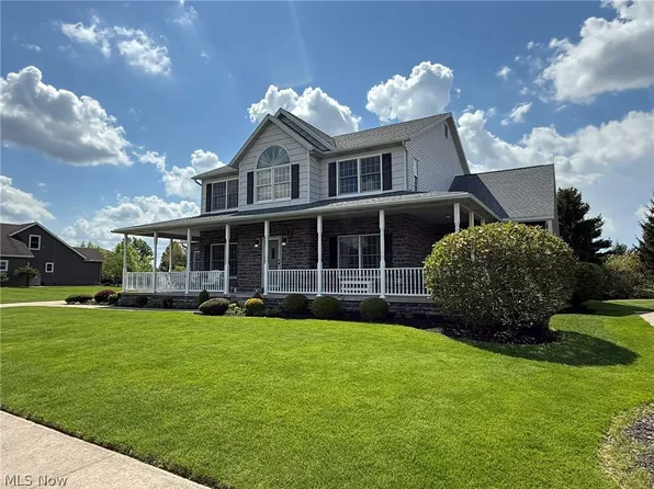734 Pga Blvd, New Philadelphia, OH 44663