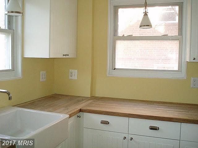 2nd image of 8316 Roanoke Ave