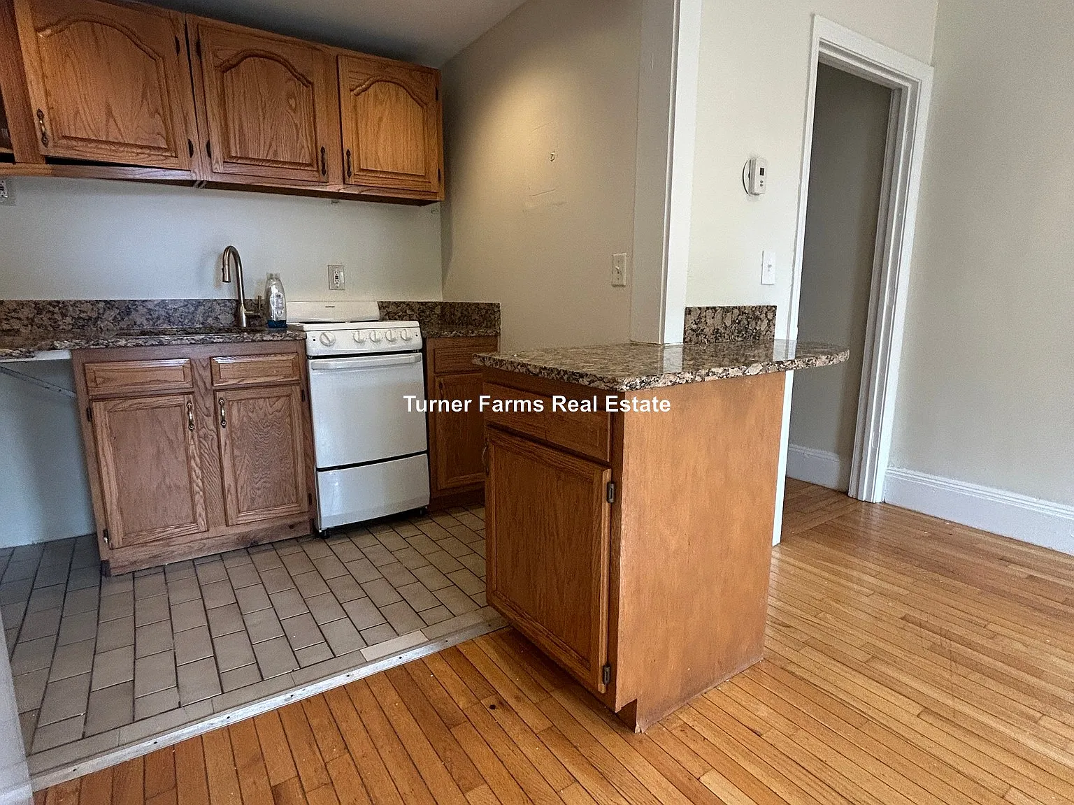 1 bed, 9999 sqft, $2,300 — Photo 2